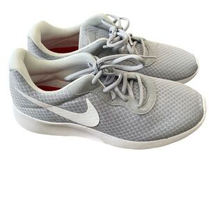 Nike Tanjun grey sneakers